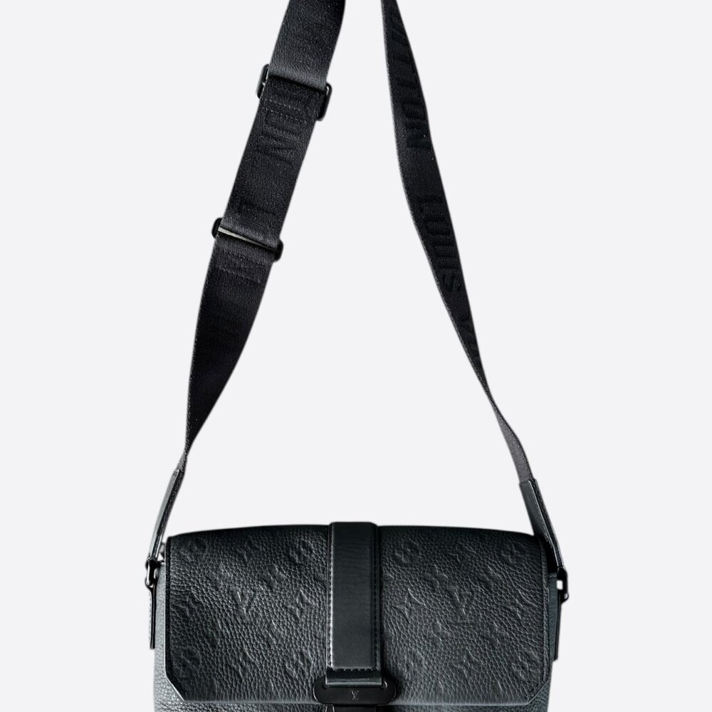 Louis Vuitton Black Taurillon Monogram S-Cape Messenger Bag - Picture 1 of 4